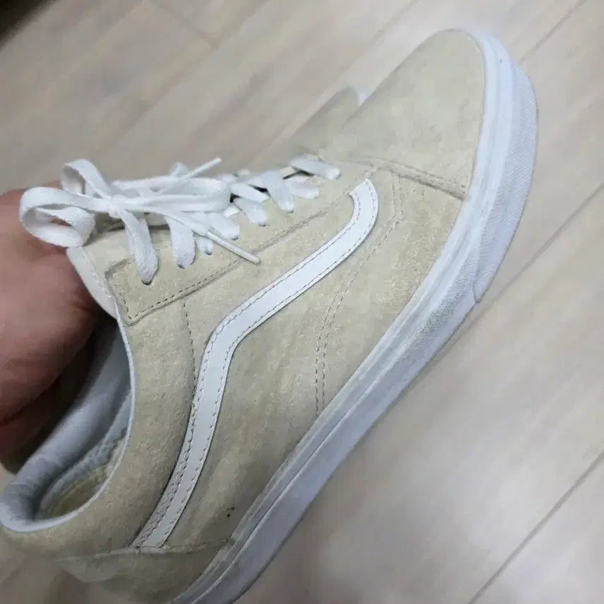 [BUNJANG] Vans Old Skool White Suede Sneakers / 반스 올드스쿨 화이트 스웨이드. 275