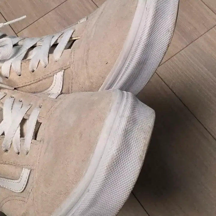 [BUNJANG] Vans Old Skool White Suede Sneakers / 반스 올드스쿨 화이트 스웨이드. 275