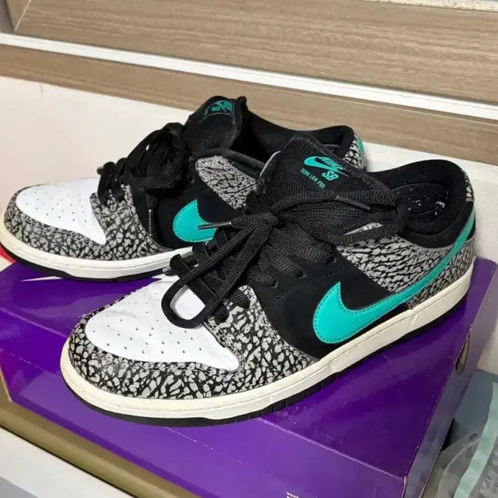 [BUNJANG] Nike SB Dunk Low Pro 'Clear Jade' Elephant Sneakers / (275)SB덩크로우 프로 클리어제이드 엘리펀트 코끼리덩크 팝니다