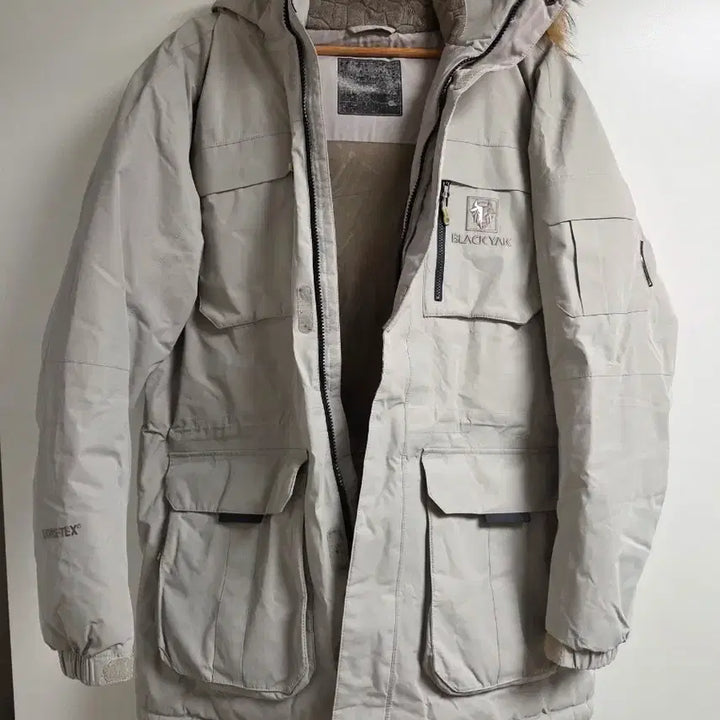 [BUNJANG] Black Yak Gore-Tex Ivory Padded Jacket / 블랙야크 고어텍스 패딩 아이보리색