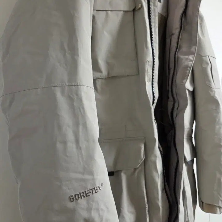 [BUNJANG] Black Yak Gore-Tex Ivory Padded Jacket / 블랙야크 고어텍스 패딩 아이보리색