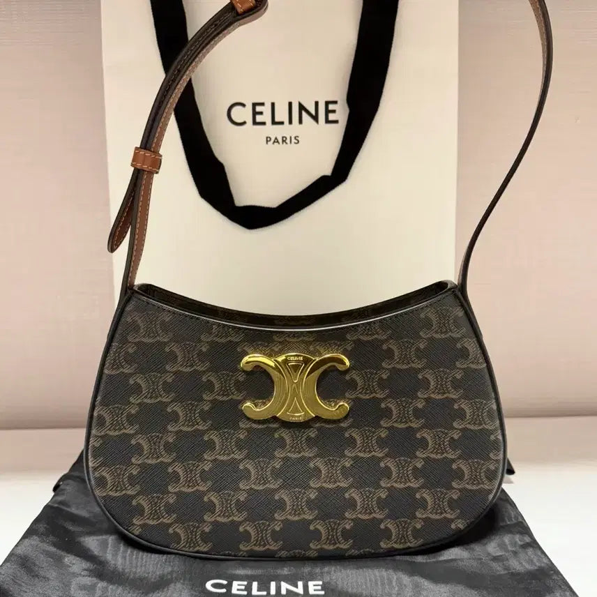 [BUNJANG] Celine Tilly Bag Medium Triomphe / [급매]셀린느 틸리백 미디엄 트리옹프 최저가 판매