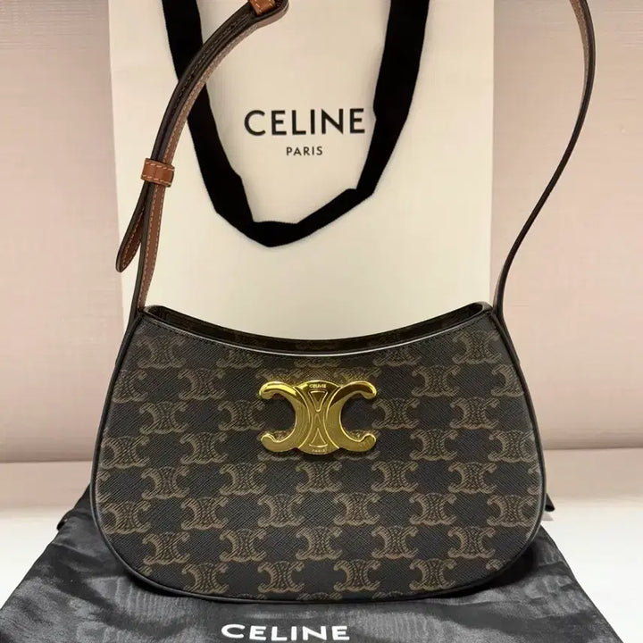 [BUNJANG] Celine Tilly Bag Medium Triomphe / [급매]셀린느 틸리백 미디엄 트리옹프 최저가 판매