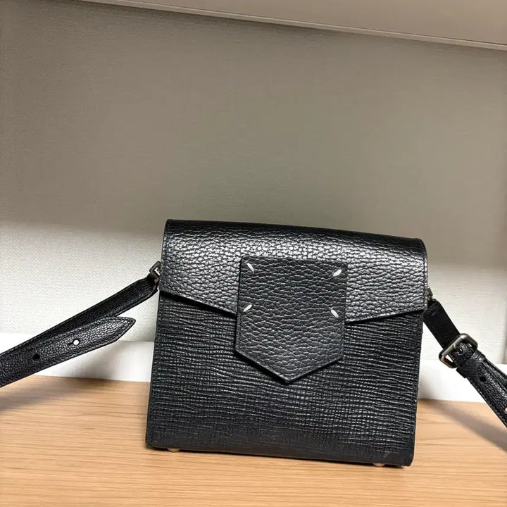 [BUNJANG] Maison Margiela Black Leather Box Bag / 메종 마르지엘라 블랙 레더 박스백