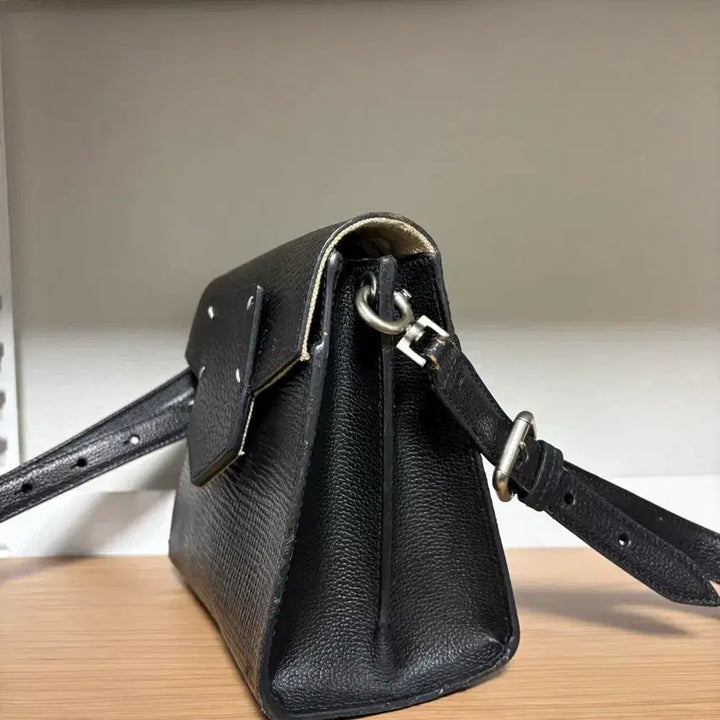 [BUNJANG] Maison Margiela Black Leather Box Bag / 메종 마르지엘라 블랙 레더 박스백