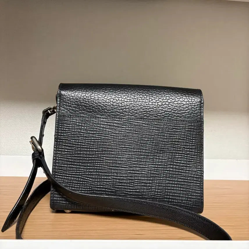 [BUNJANG] Maison Margiela Black Leather Box Bag / 메종 마르지엘라 블랙 레더 박스백