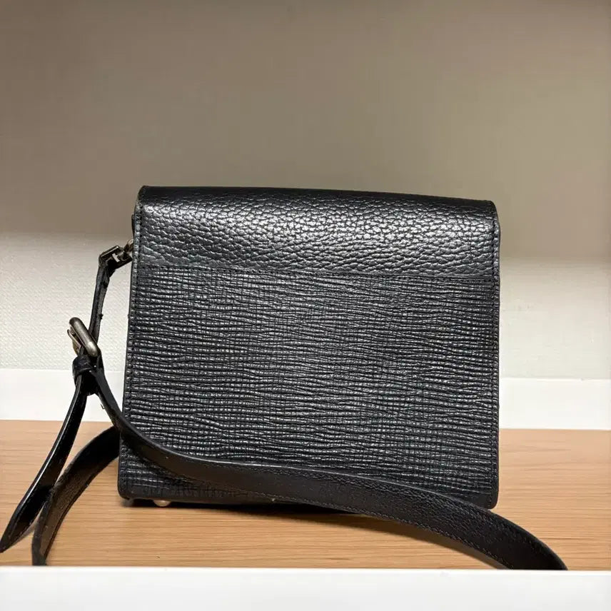 [BUNJANG] Maison Margiela Black Leather Box Bag / 메종 마르지엘라 블랙 레더 박스백