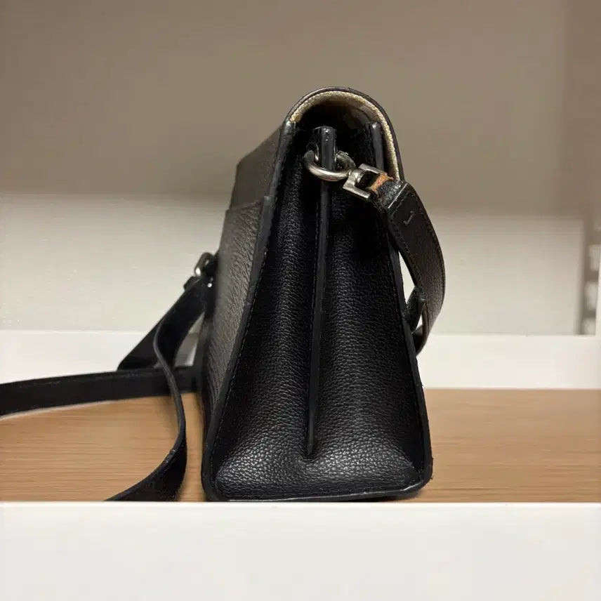 [BUNJANG] Maison Margiela Black Leather Box Bag / 메종 마르지엘라 블랙 레더 박스백