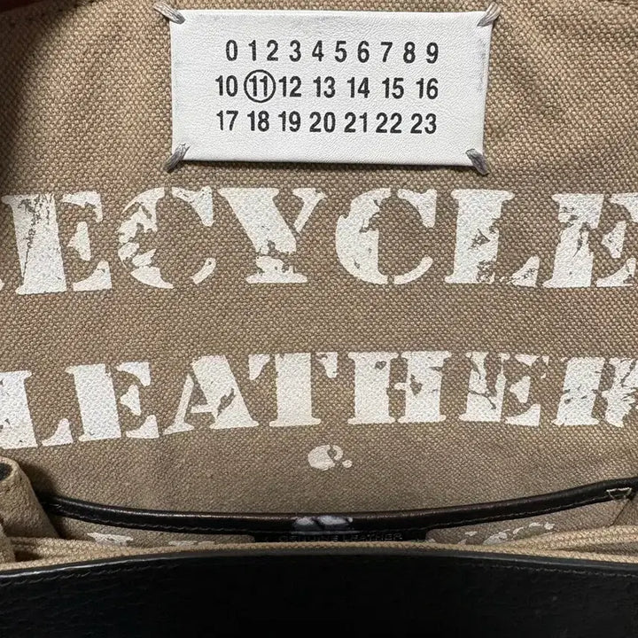 [BUNJANG] Maison Margiela Black Leather Box Bag / 메종 마르지엘라 블랙 레더 박스백