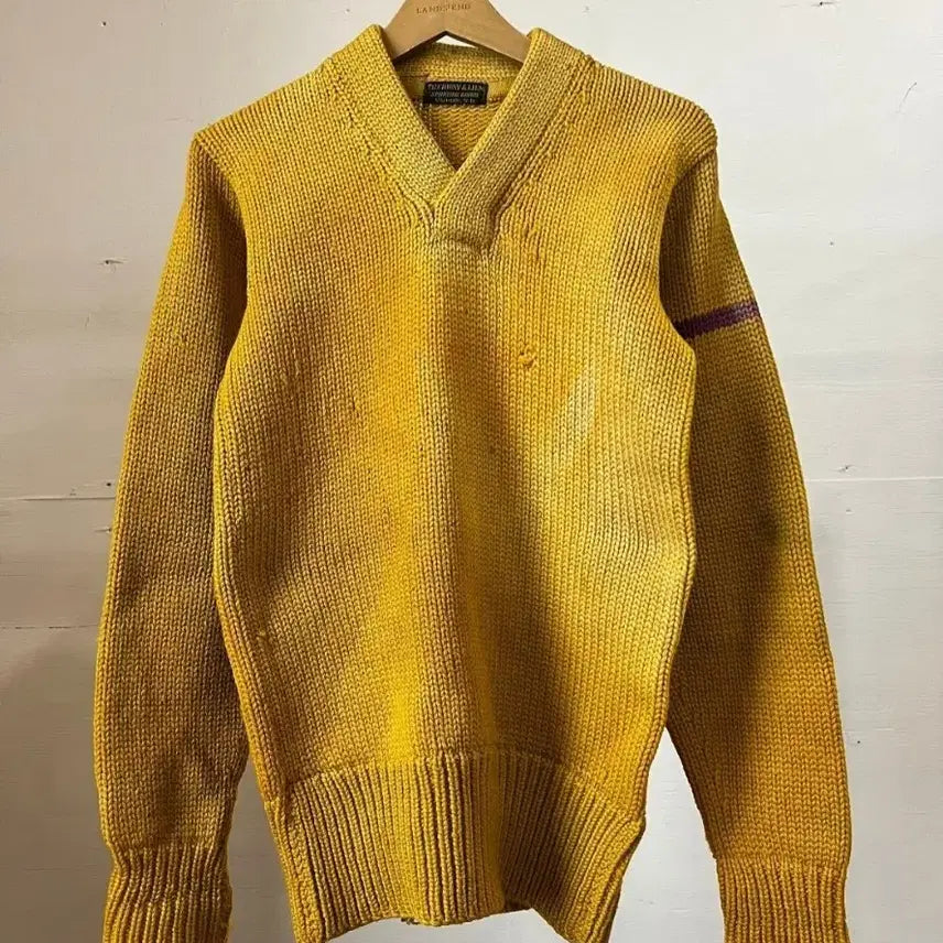 [BUNJANG] Vintage Wool V-Neck Sweater / 30년대 WOOL V-NECK SWEATER 선페이드 디스트레스드