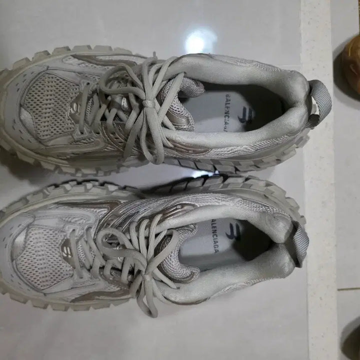 [BUNJANG] Balenciaga Defender Beige 42 / 발렌시아가 디펜더 베이지 42