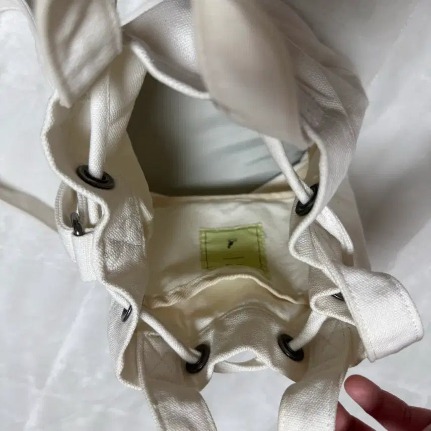 [BUNJANG] Kangol White Canvas Crossbody Bag / 캉골 화이트 캔버스 크로스백 복조리가방