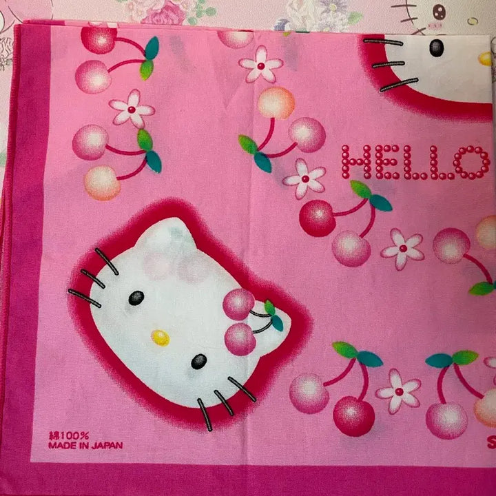 [BUNJANG] Hello Kitty Vintage Cherry Handkerchief / (일본정품새상품)1976년 고전체리키티 체리손수건