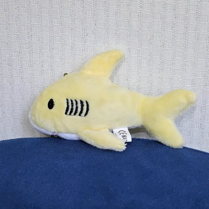 [BUNJANG] Yellow Shark Plush Keychain / 상어 인형 키링 노랑색