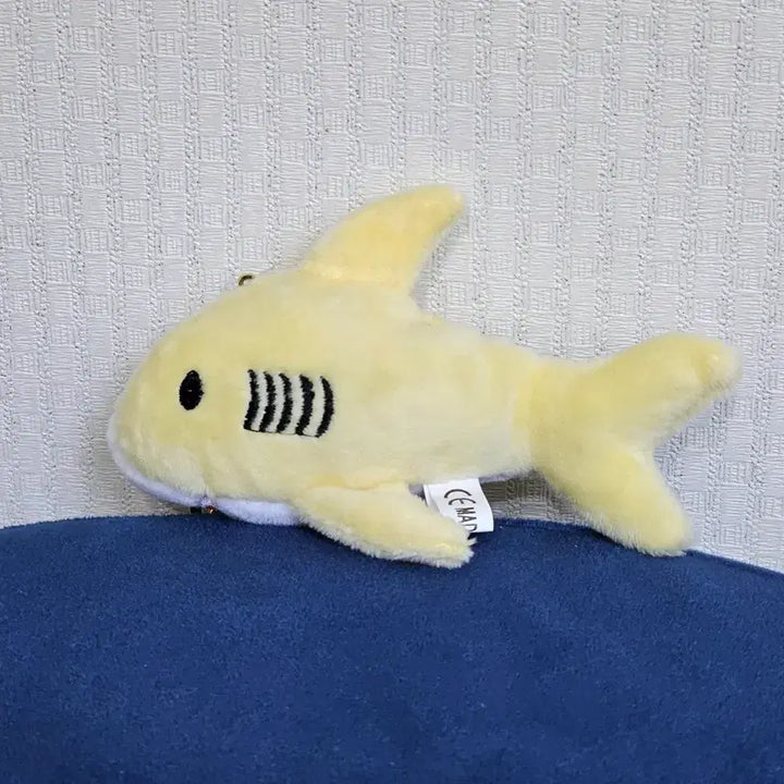 [BUNJANG] Yellow Shark Plush Keychain / 상어 인형 키링 노랑색