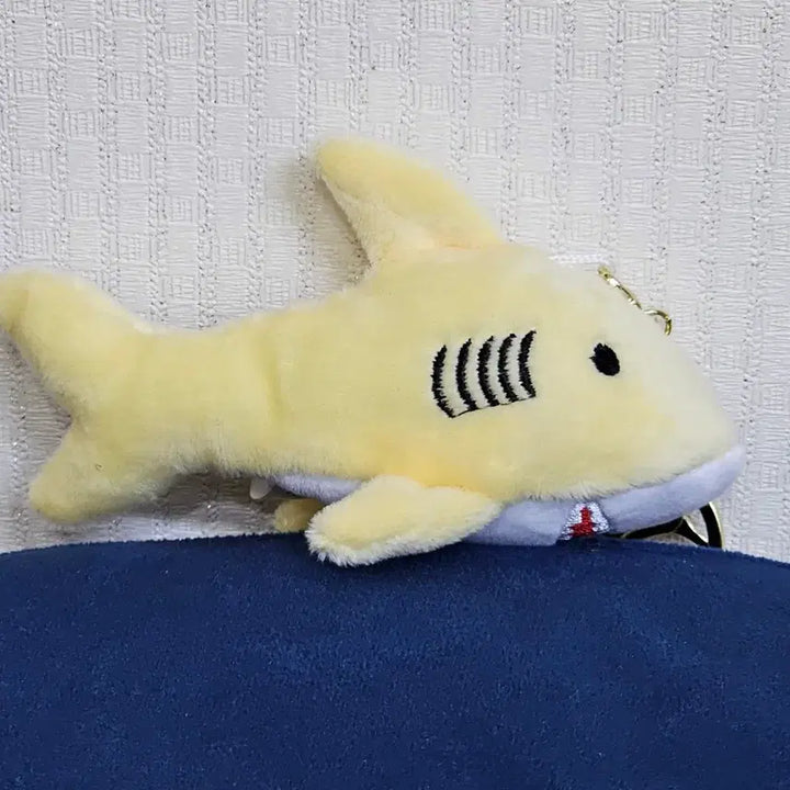 [BUNJANG] Yellow Shark Plush Keychain / 상어 인형 키링 노랑색