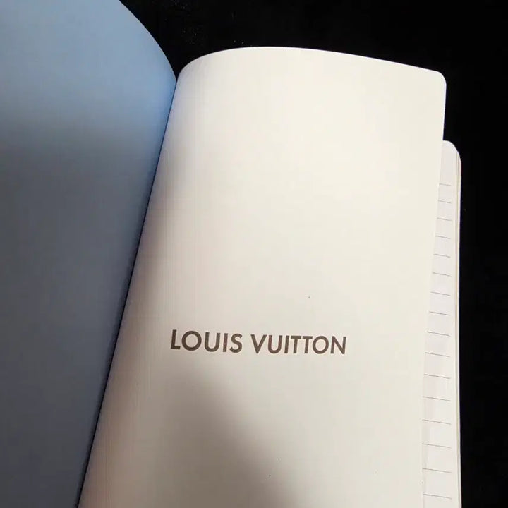 [BUNJANG] Louis Vuitton Murakami Notebook MM Kaikai Kiki / [새상품]루이비통 무라카미 제인노트북MM 루이비통멀티컬러 루이비통수첩