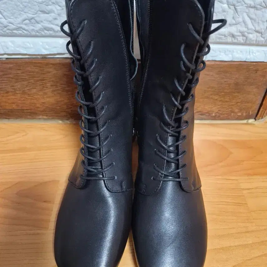 [BUNJANG] Nine West Leather Lace-up Ankle Boots / 나인웨스트 양가죽 레이스업 미니앵클부츠 250mm