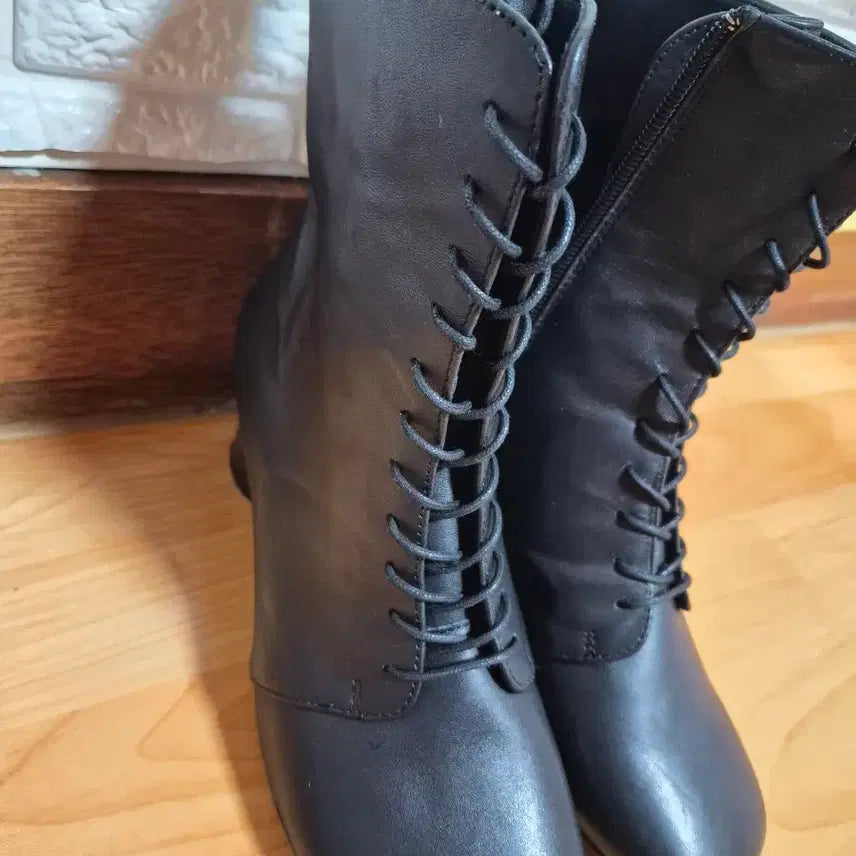 [BUNJANG] Nine West Leather Lace-up Ankle Boots / 나인웨스트 양가죽 레이스업 미니앵클부츠 250mm