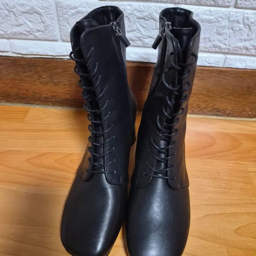 [BUNJANG] Nine West Leather Lace-up Ankle Boots / 나인웨스트 양가죽 레이스업 미니앵클부츠 250mm