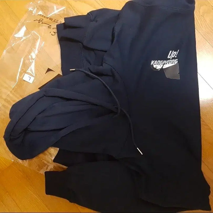 [BUNJANG] Kang Min-chul Hoodie L / 강민철 후드티L