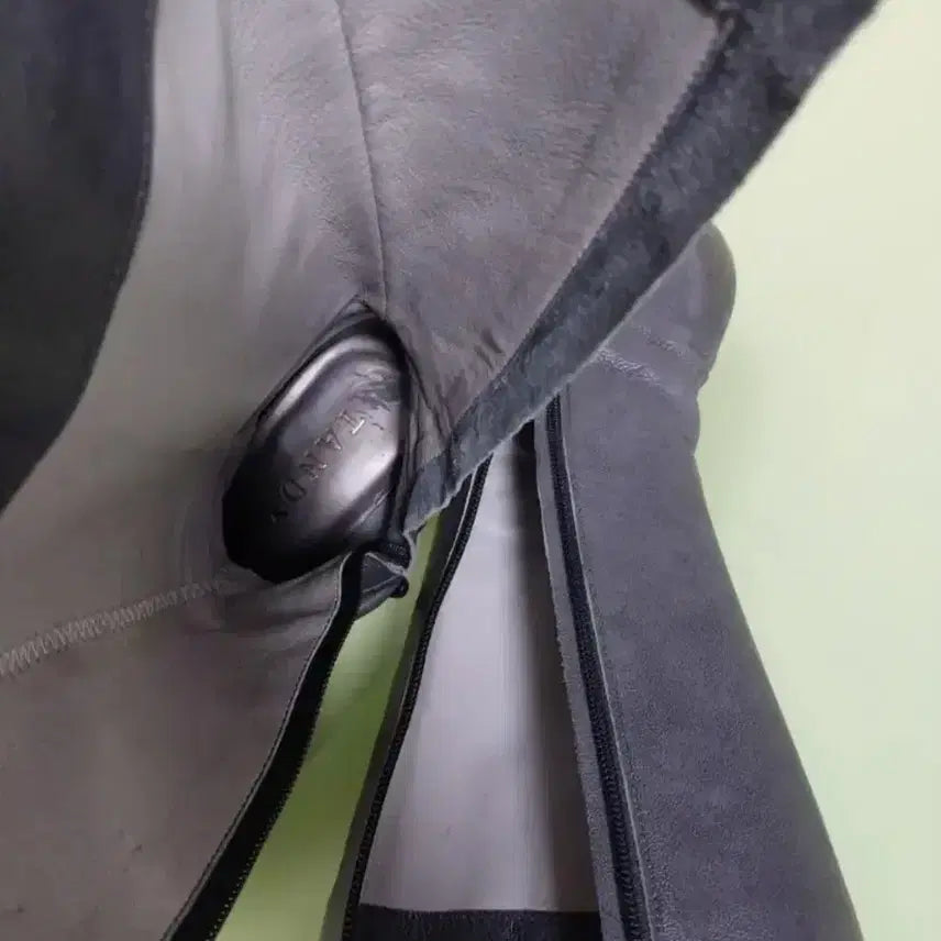 [BUNJANG] Tandy Leather Long Boots (Gray) / 여성 탠디 가죽 롱부츠  (230)
