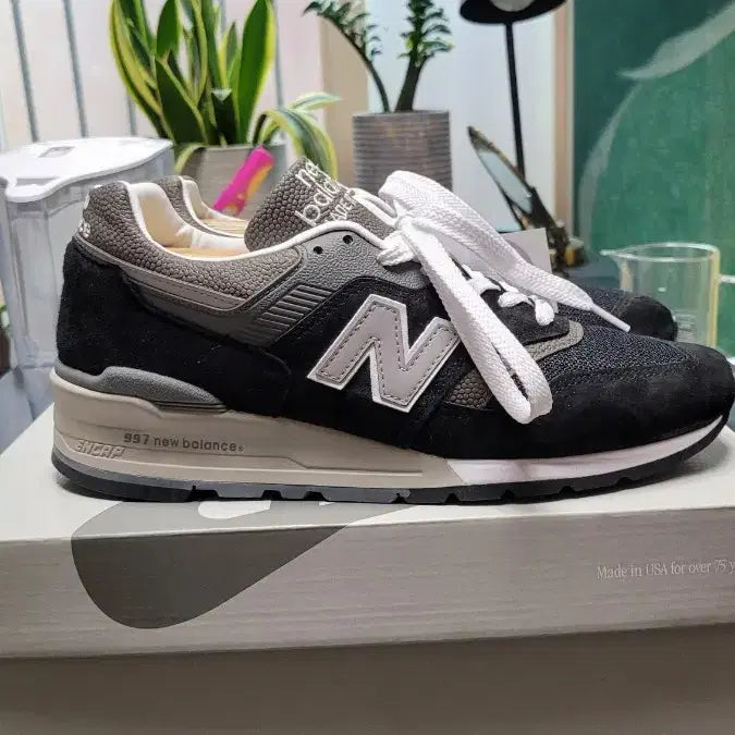 [BUNJANG] New Balance 997 Black (Size 275) / [초레어]뉴발란스997블랙275