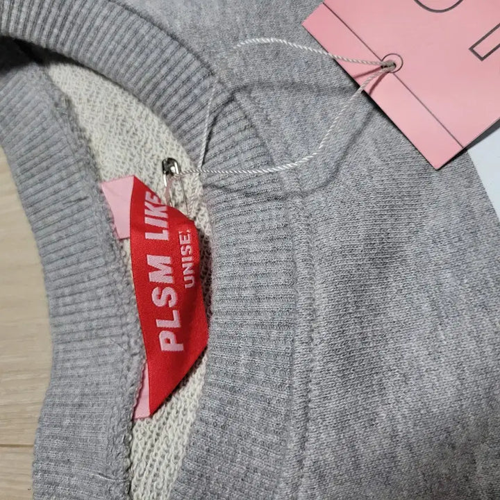 [BUNJANG] PLSM LIKE Lettering Gray Sweatshirt / PLSM LIKE 미사용품 레터링 포인트 회색 맨투맨 티셔츠