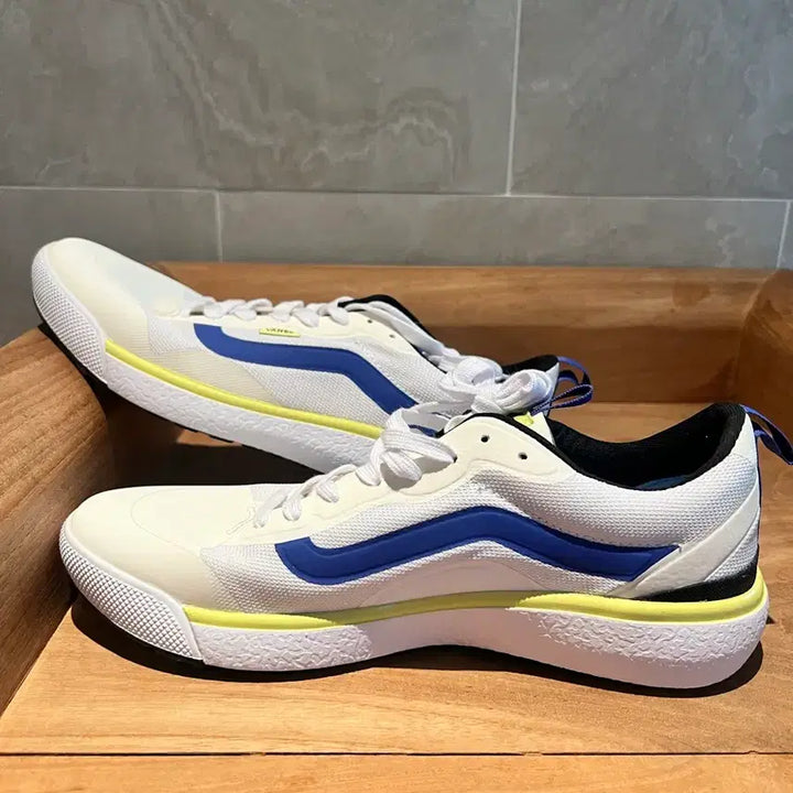 [BUNJANG] EXO UltraRange Sneakers / 반스 울트라레인지 엑소 275,280