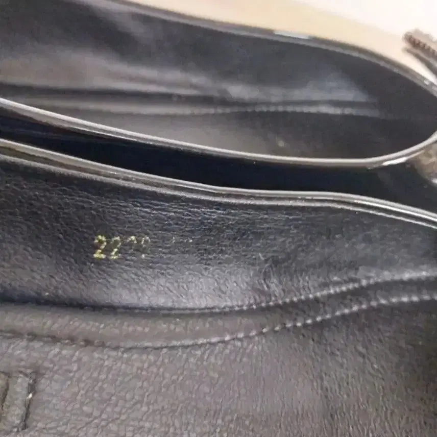 [BUNJANG] Square Cubic Embellished Flat Shoes / 여성 스퀘어 큐빅 플랫슈즈, 가죽로퍼 (36/ 230)