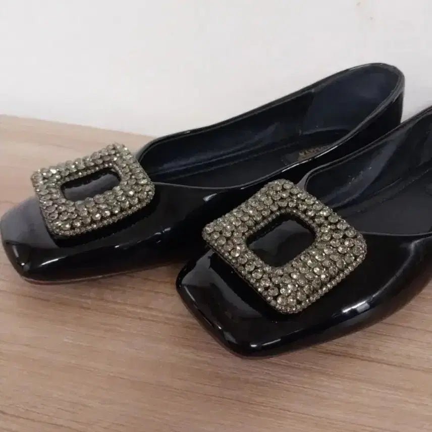 [BUNJANG] Square Cubic Embellished Flat Shoes / 여성 스퀘어 큐빅 플랫슈즈, 가죽로퍼 (36/ 230)