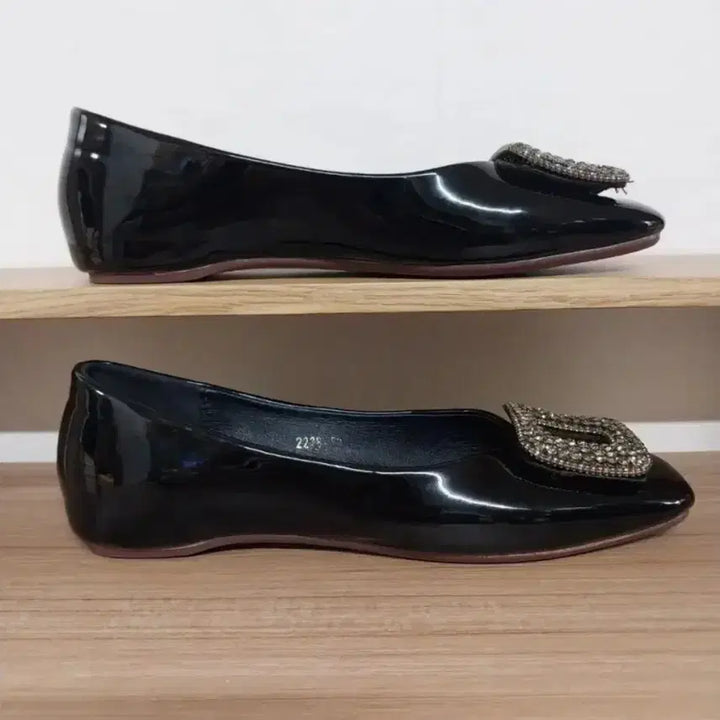 [BUNJANG] Square Cubic Embellished Flat Shoes / 여성 스퀘어 큐빅 플랫슈즈, 가죽로퍼 (36/ 230)