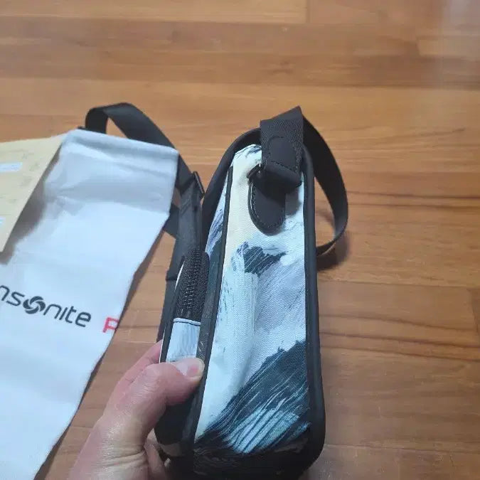 [BUNJANG] Samsonite Cross Bag / 샘소나이트 크로스백