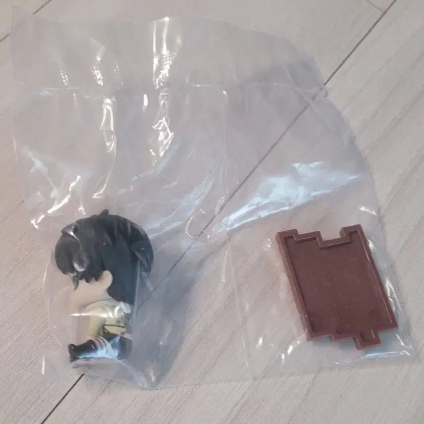 [BUNJANG] Attack on Titan Eren Cleaning Swarasetai Mini Figure / 진격의 거인 15 에렌 청소 스와라세타이 피규어 미개봉