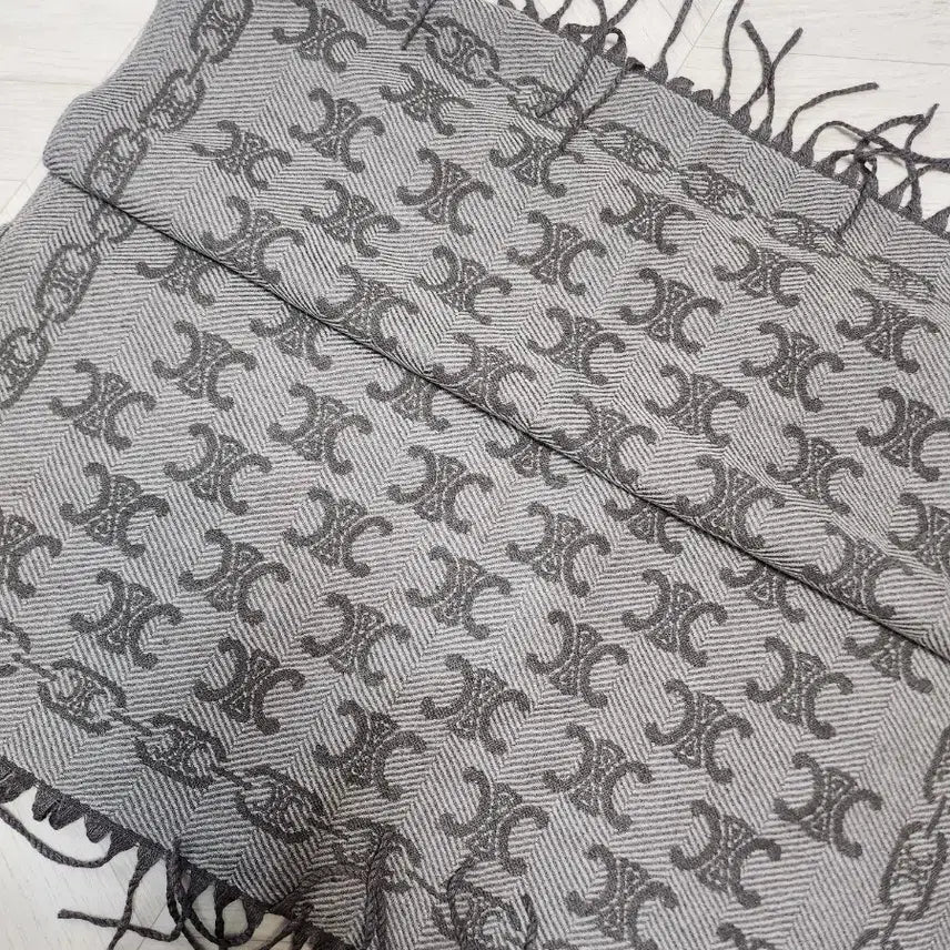 [BUNJANG] Celine Muffler / 셀린느 머플러