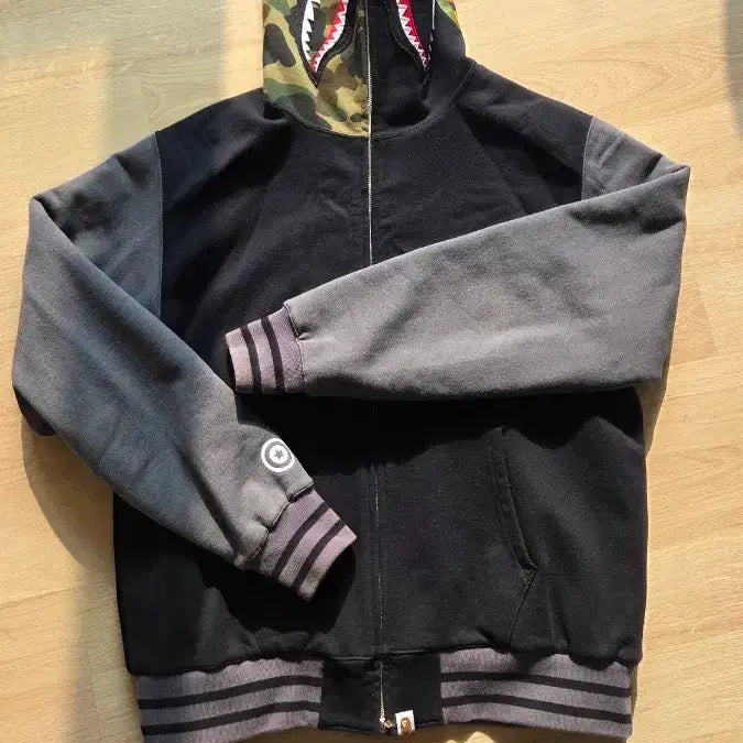 [BUNJANG] BAPE Shark Varsity Quilted Full Zip Hoodie XL / 베이프 샤크 바시티 퀄팅 후드 집업 XL