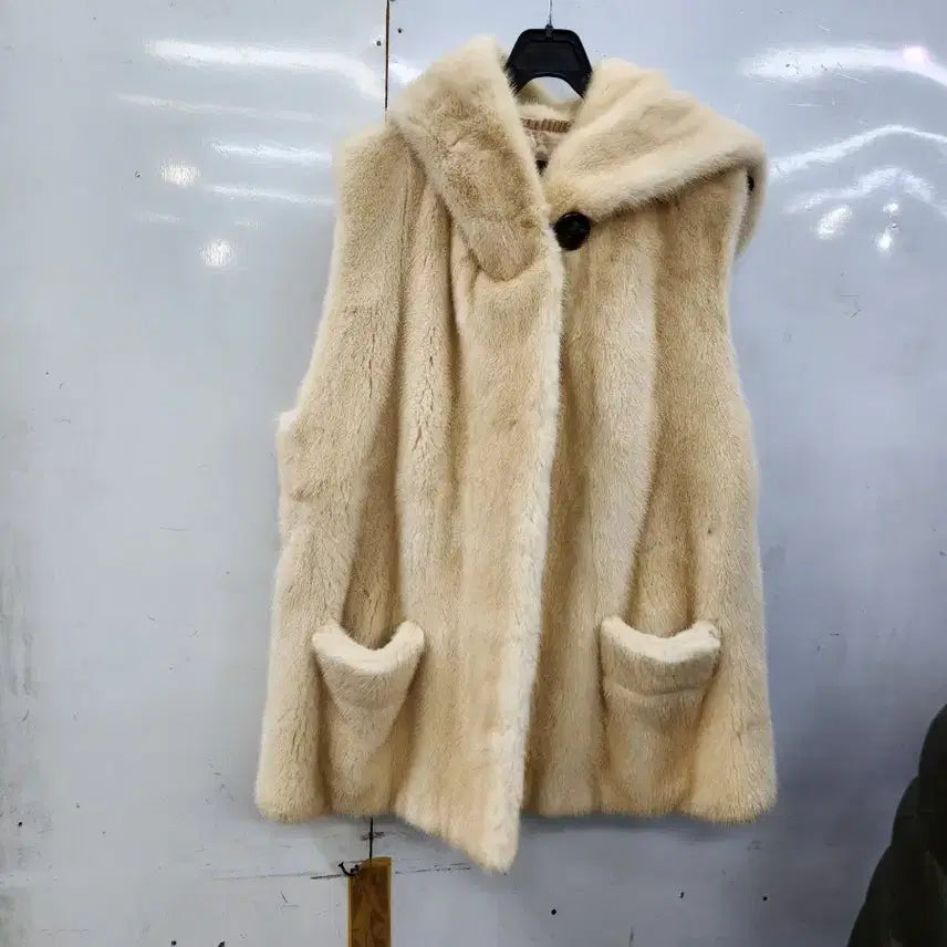 [BUNJANG] Unspecified Minky Hooded Vest Ivory / 밍크후드조끼