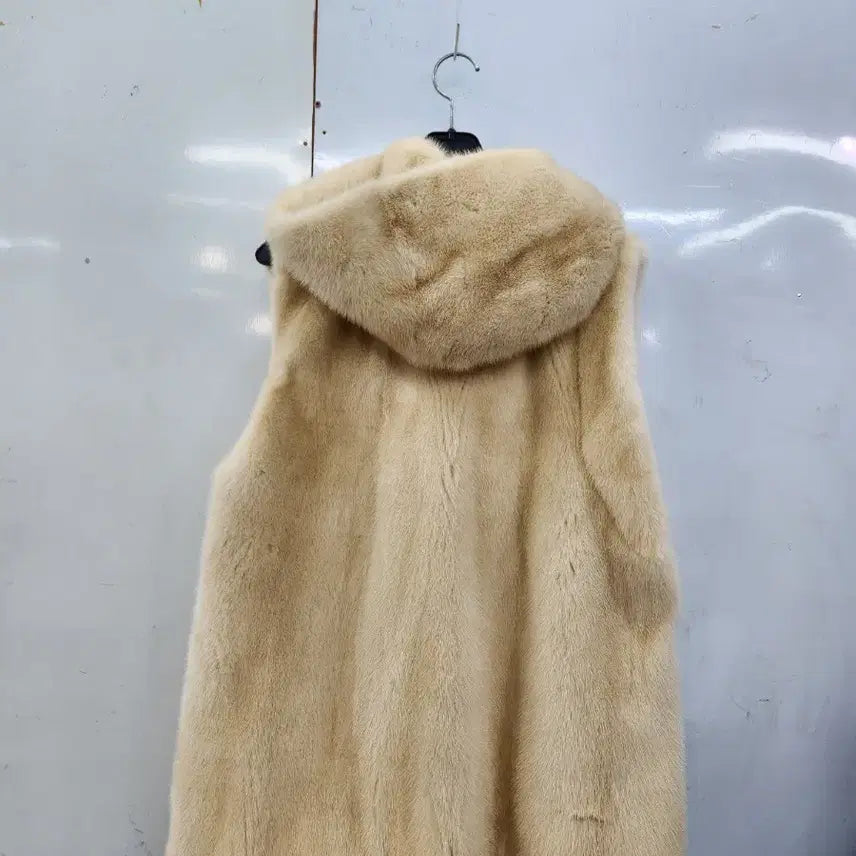 [BUNJANG] Unspecified Minky Hooded Vest Ivory / 밍크후드조끼