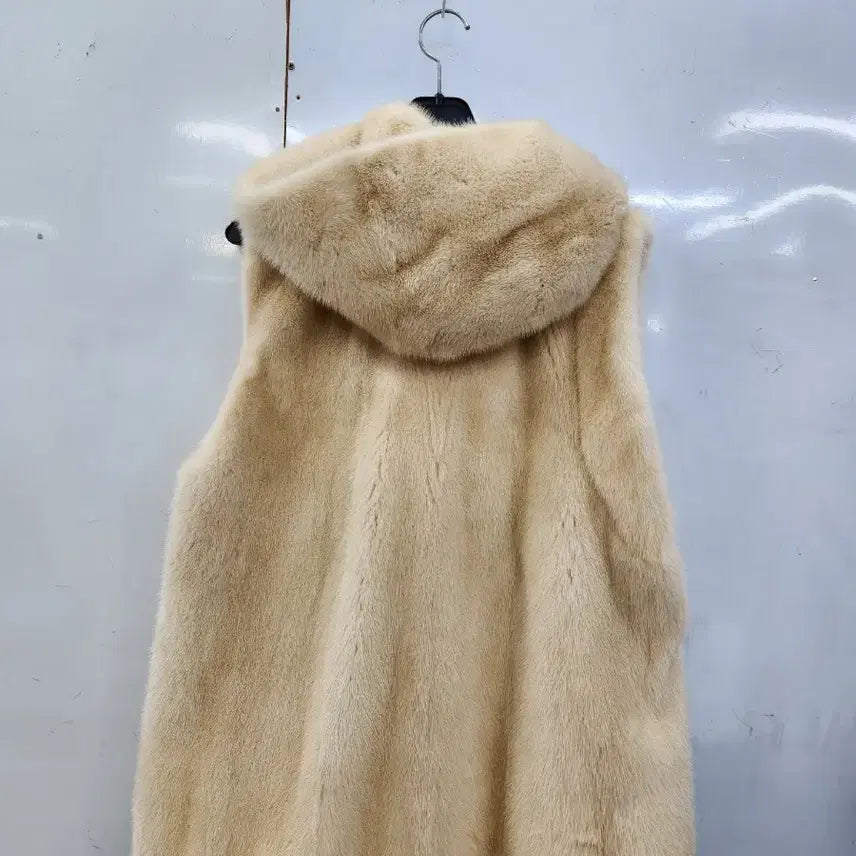 [BUNJANG] Unspecified Minky Hooded Vest Ivory / 밍크후드조끼