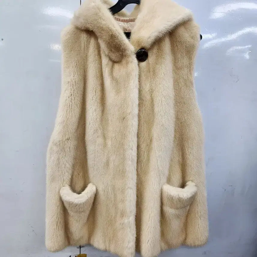 [BUNJANG] Unspecified Minky Hooded Vest Ivory / 밍크후드조끼