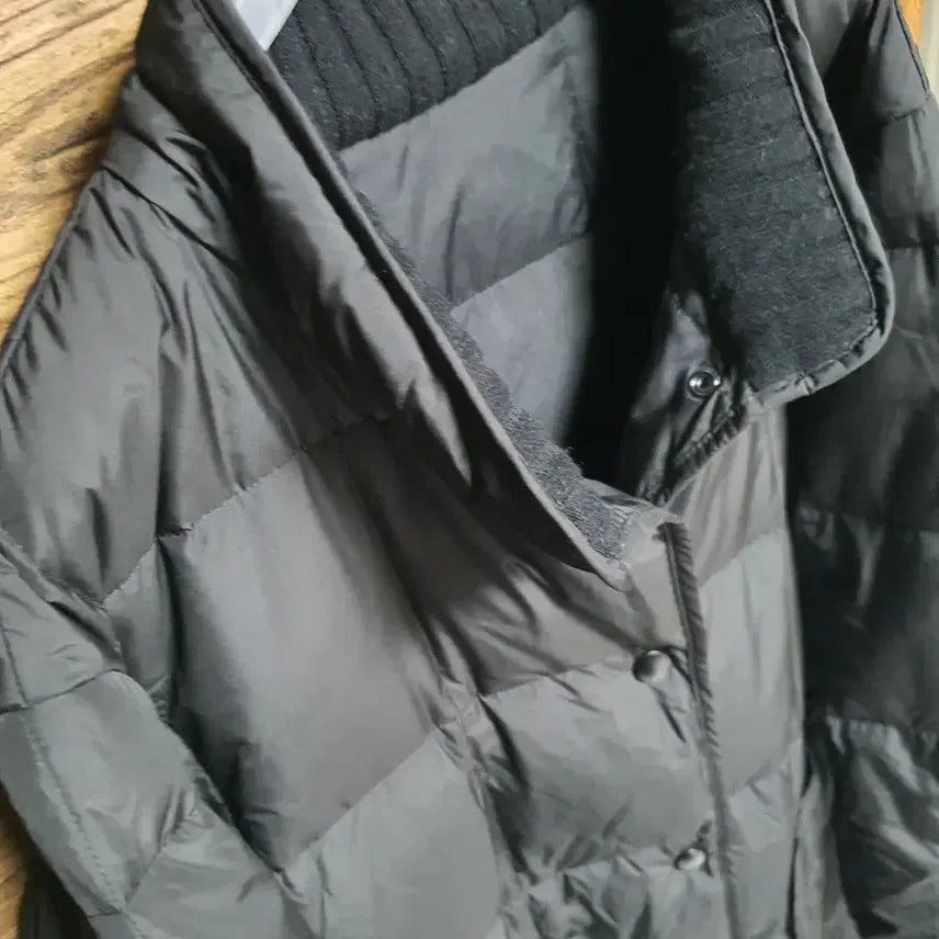 [BUNJANG] Benetton Goose Down Long Padded Coat / 베네통 누빔 니트배색 포인트 구스다운 롱패딩, 55~66