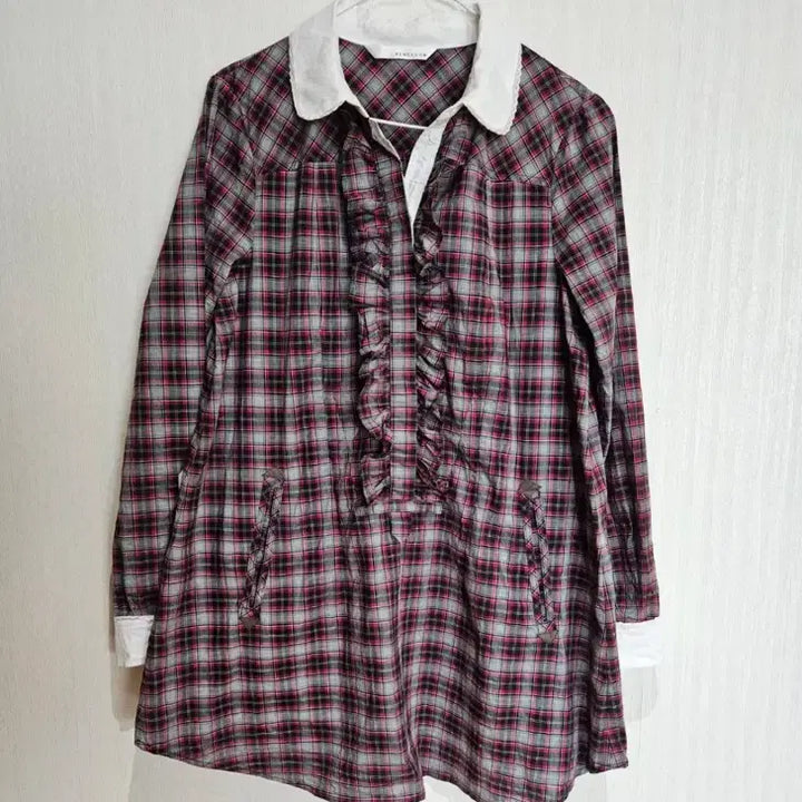 [BUNJANG] Reneyvon Check Long Lace Blouse / 레니본 체크 롱 레이스 블라우스