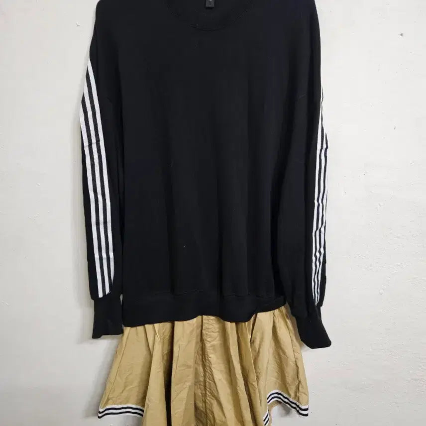 [SOLD OUT] 블랙 삼선 캉캉 원피스