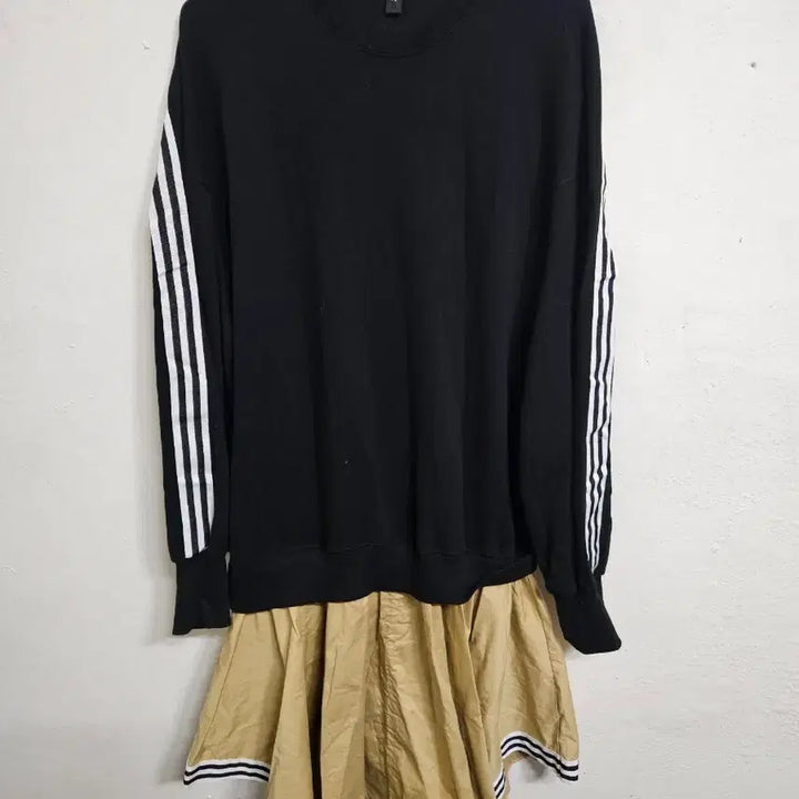 [SOLD OUT] 블랙 삼선 캉캉 원피스