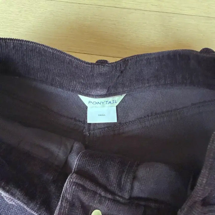 [BUNJANG] Ponytail Corduroy Pants / 포니테일 제너 코듀로이 팬츠