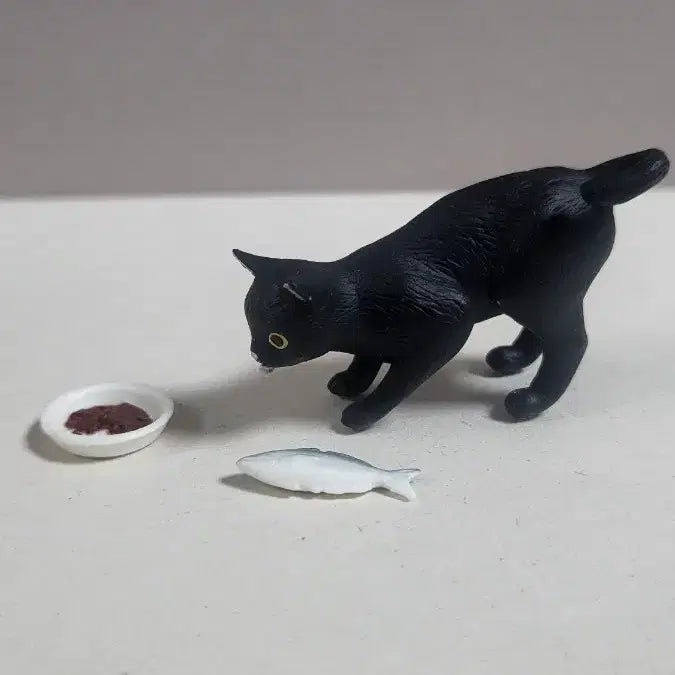 [BUNJANG] Gonyangi Bapsang Black Cat Figure / 고냥이 밥상 가챠 까망 냥