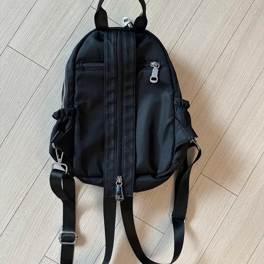 [BUNJANG] Black Mini Backpack & Hip-sack / 검정색 미니 백팩 &힙색 겸용 (1회착용)