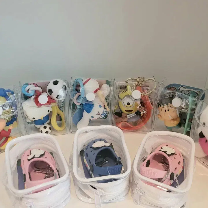 [BUNJANG] Crayon Shin-chan Hello Kitty Minions Munggu Miffy Crocs Keyring Set / 짱구 헬로키티 시나몰로 미니언즈  맹구 미피크록스 9종  키링 새제품