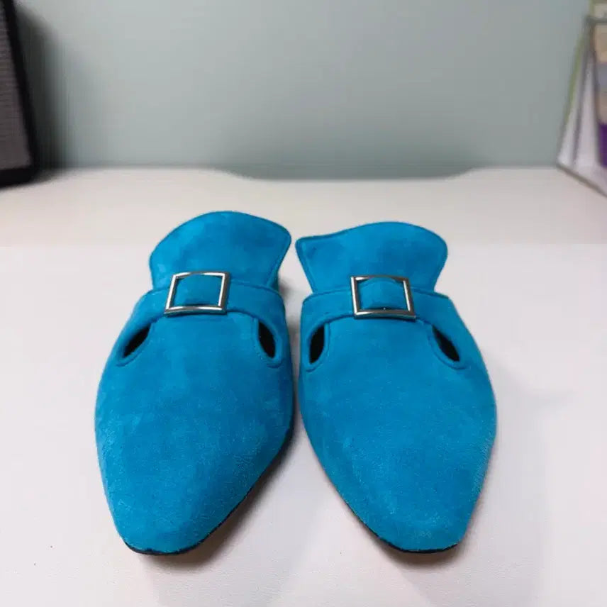 [SOLD OUT] 터키색 스웨이드 뮬 새상품 (240 사이즈)
