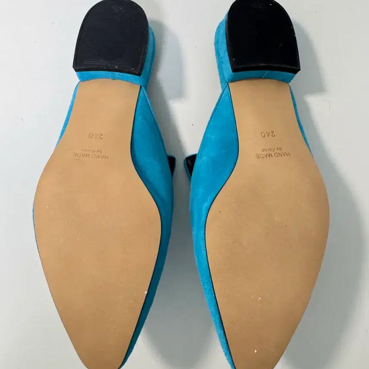 [SOLD OUT] 터키색 스웨이드 뮬 새상품 (240 사이즈)